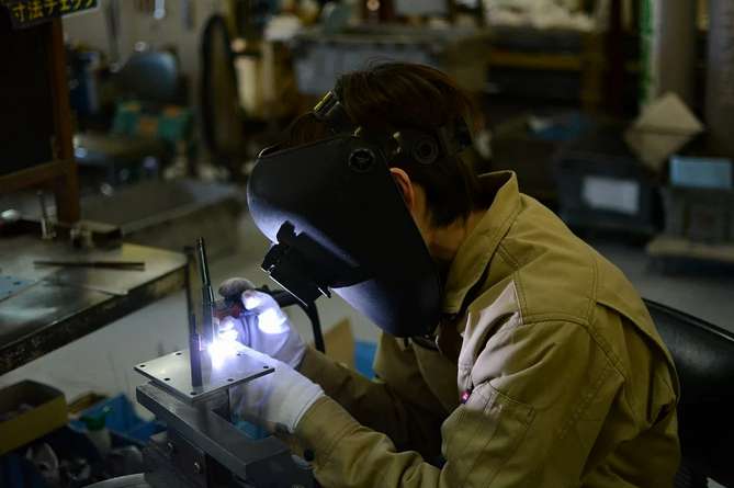 钣金加工折弯机箱时应该满足哪些测试要求呢?